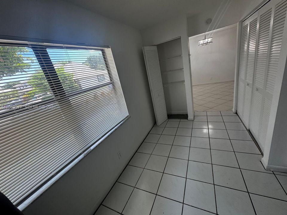 В аренду: $2,850 (4 спален, 2 ванн, 1605 Квадратных фут)