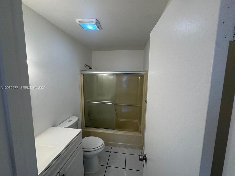 В аренду: $2,850 (4 спален, 2 ванн, 1605 Квадратных фут)