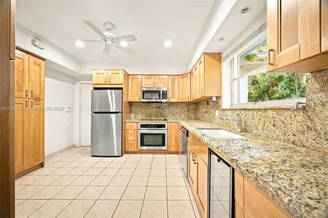 En Venta: $1,950,000 (3 camas, 3 baños, 2122 Pies cuadrados)