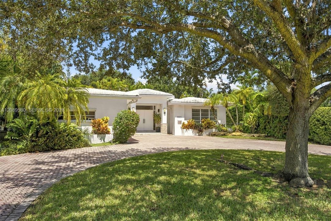 En Venta: $1,950,000 (3 camas, 3 baños, 2122 Pies cuadrados)