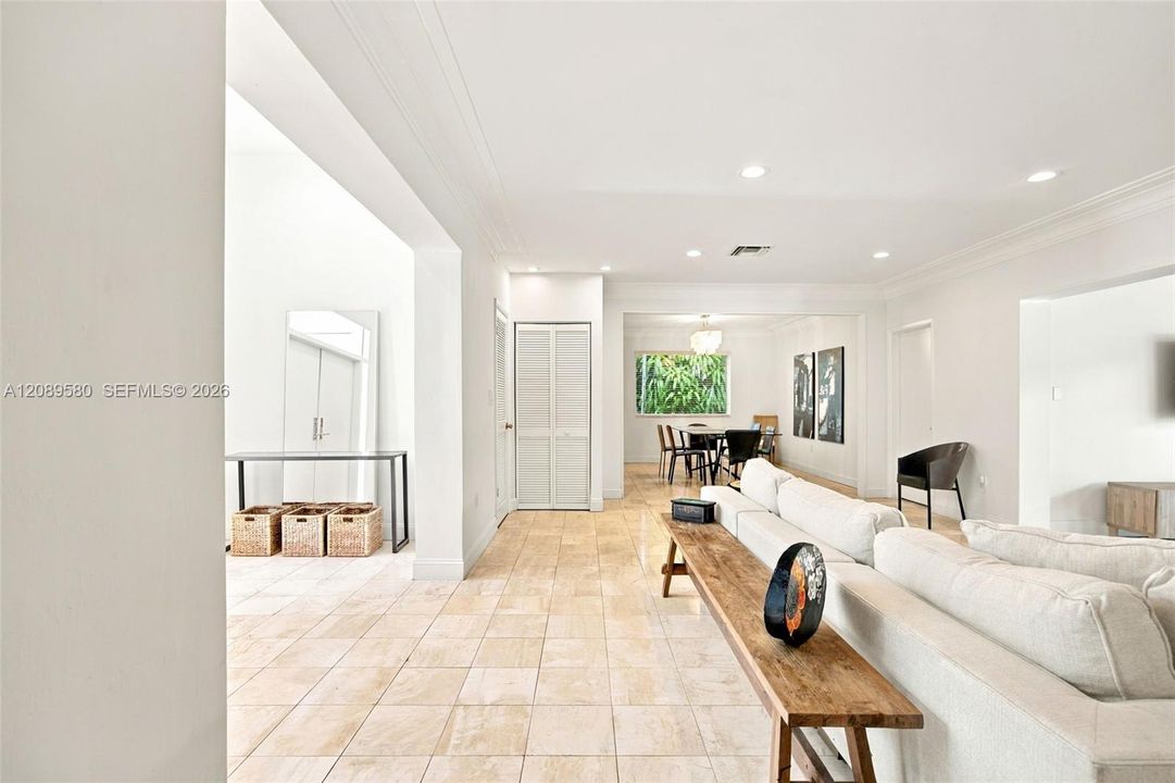 En Venta: $1,950,000 (3 camas, 3 baños, 2122 Pies cuadrados)