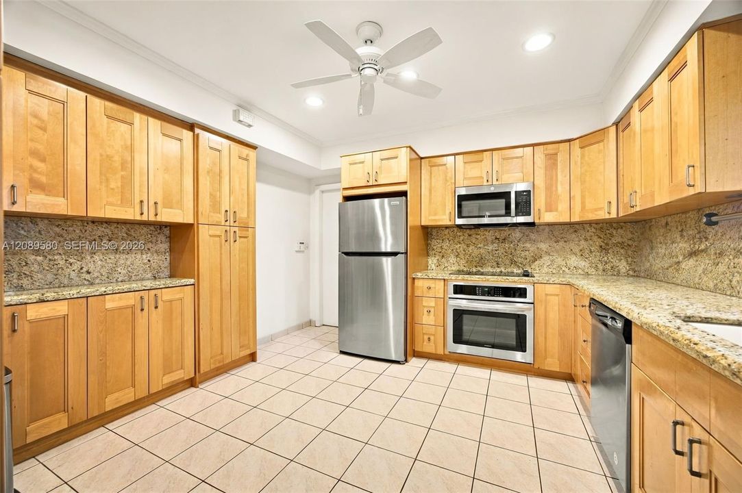 En Venta: $1,950,000 (3 camas, 3 baños, 2122 Pies cuadrados)