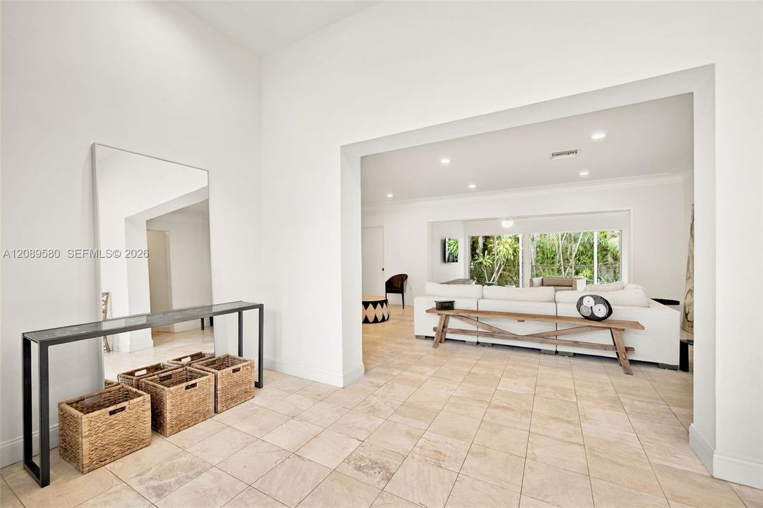 En Venta: $1,950,000 (3 camas, 3 baños, 2122 Pies cuadrados)