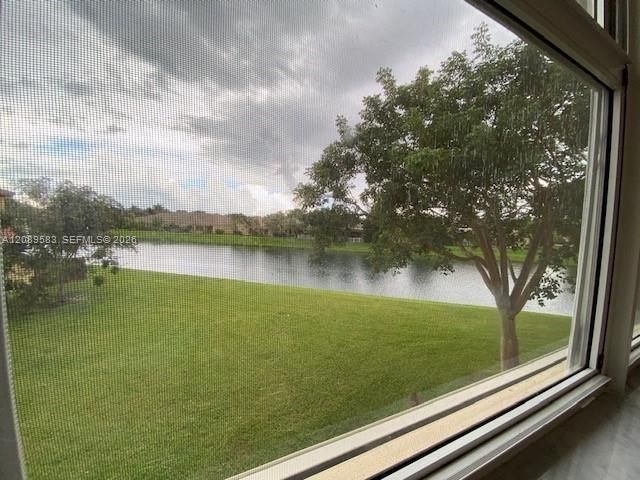 For Rent: $1,900 (3 beds, 2 baths, 1062 Square Feet)
