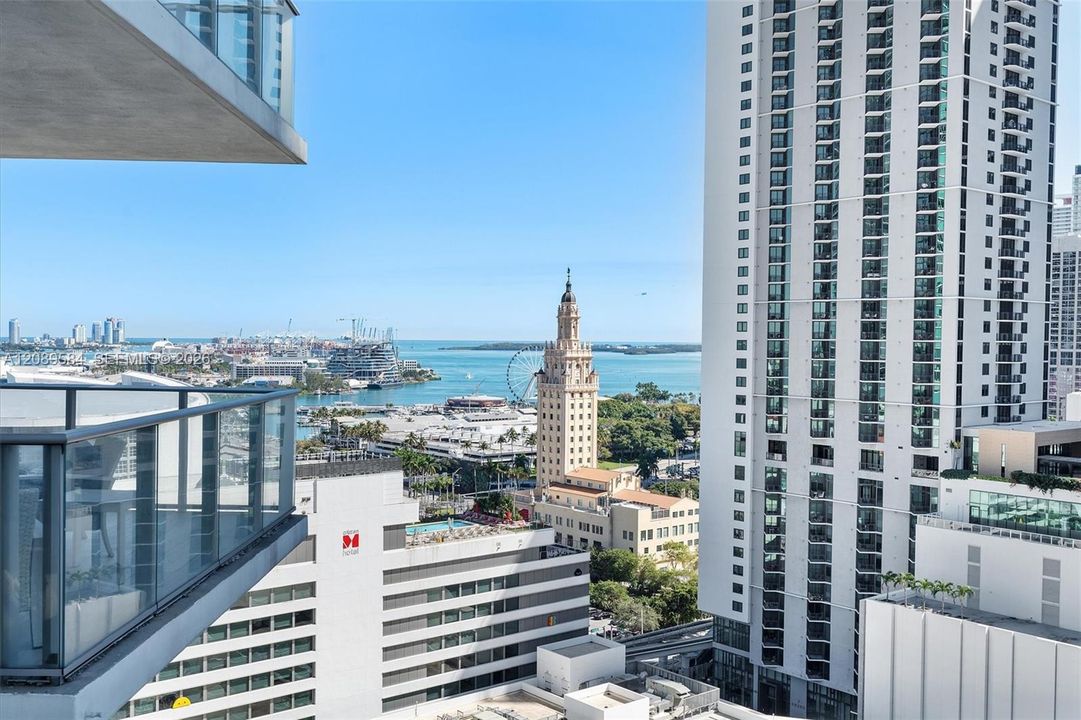 For Sale: $1,340,000 (3 beds, 4 baths, 2165 Square Feet)
