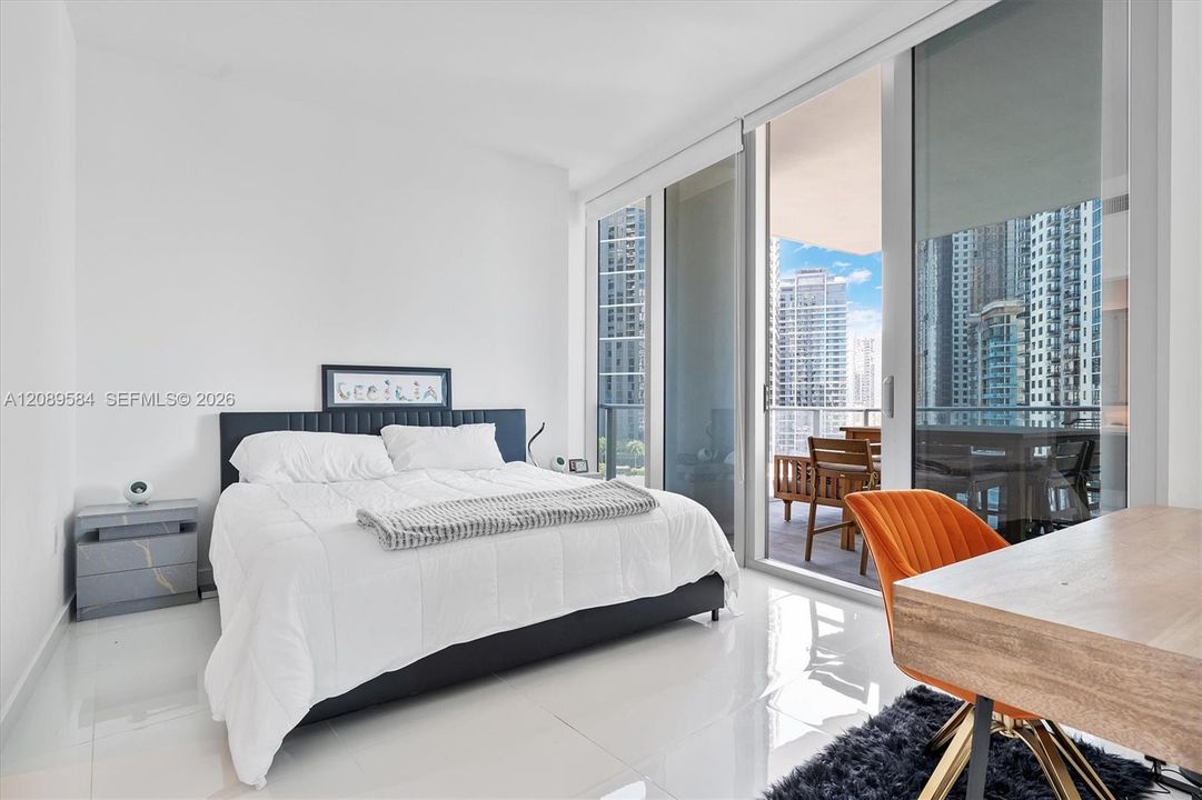 For Sale: $1,340,000 (3 beds, 4 baths, 2165 Square Feet)
