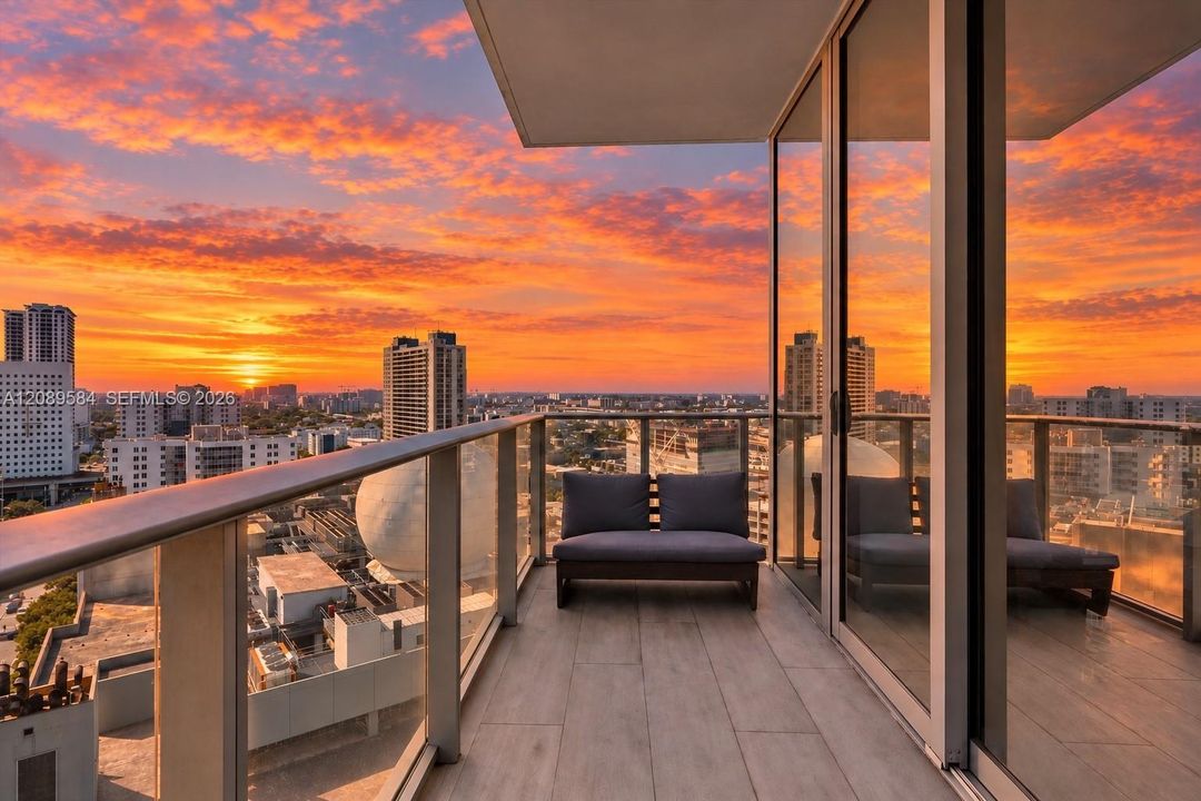 For Sale: $1,340,000 (3 beds, 4 baths, 2165 Square Feet)