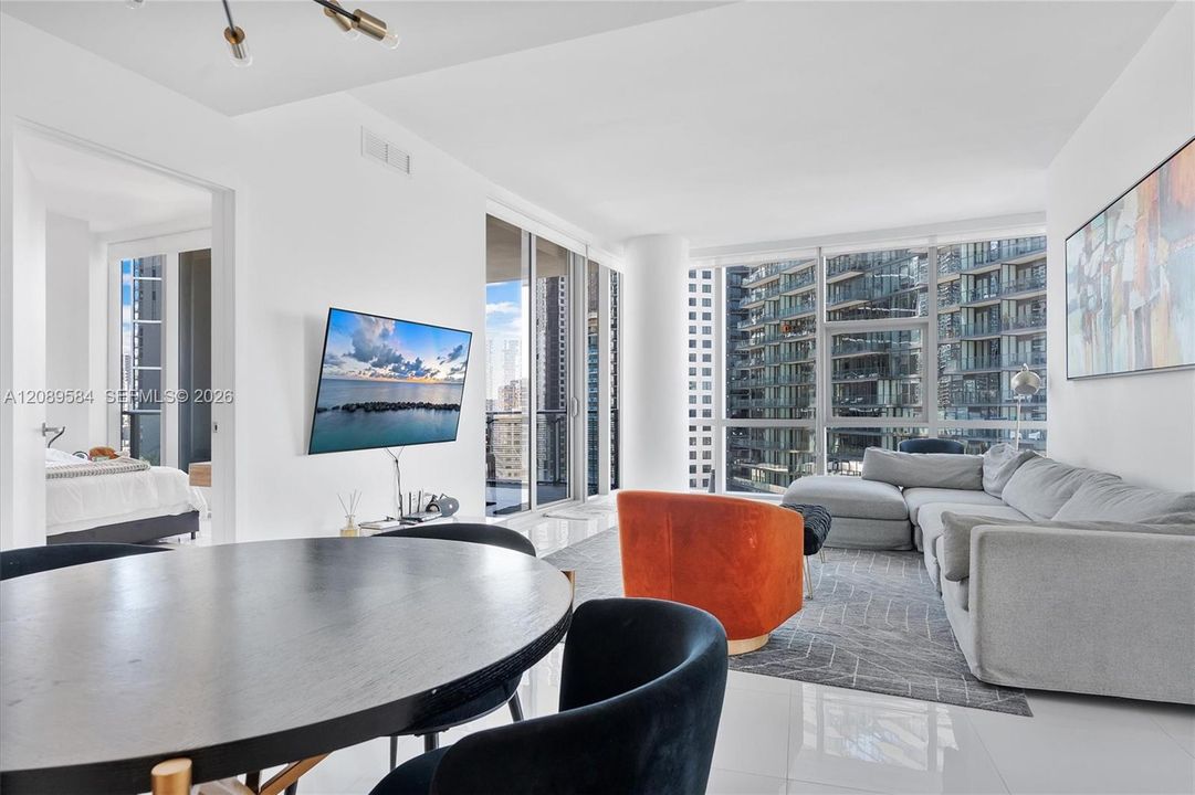 For Sale: $1,340,000 (3 beds, 4 baths, 2165 Square Feet)