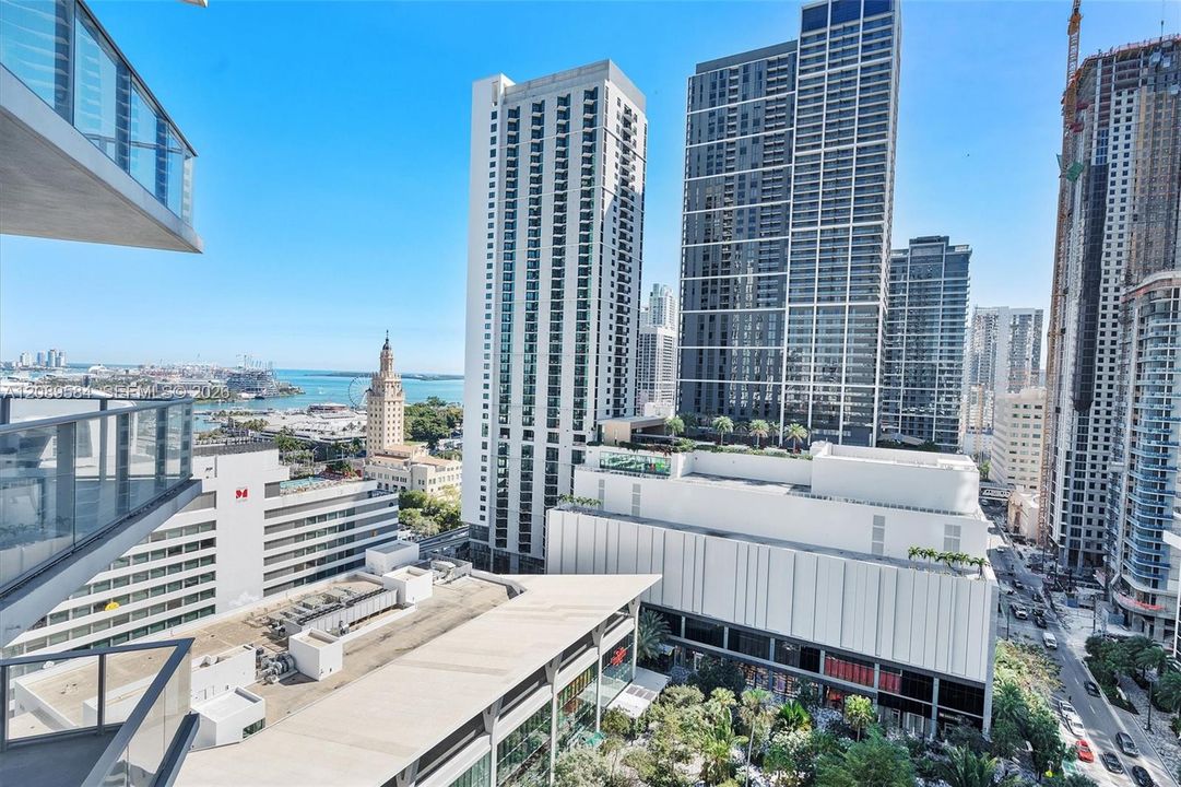 For Sale: $1,340,000 (3 beds, 4 baths, 2165 Square Feet)