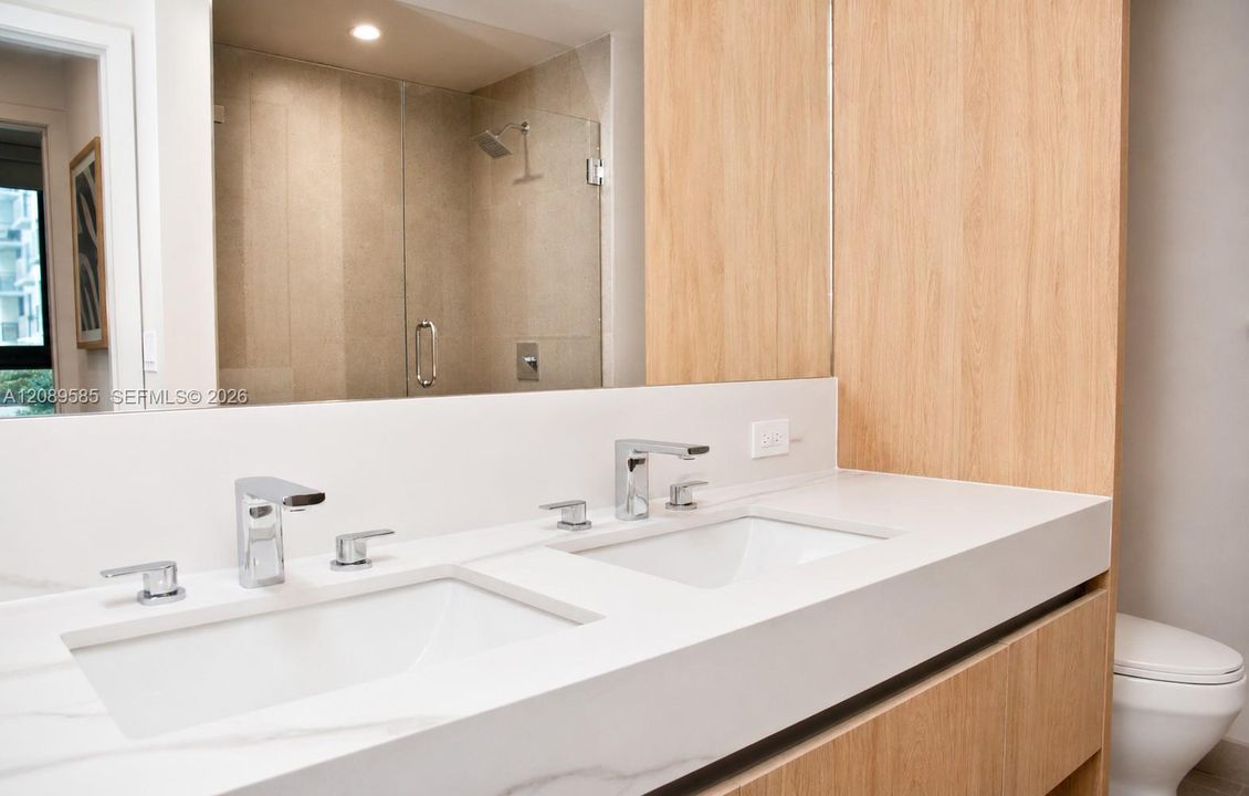 En Venta: $729,999 (2 camas, 2 baños, 925 Pies cuadrados)