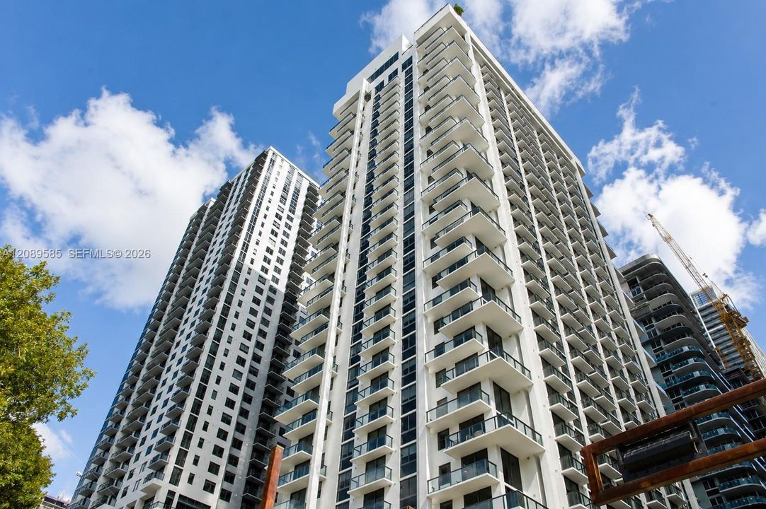 En Venta: $729,999 (2 camas, 2 baños, 925 Pies cuadrados)
