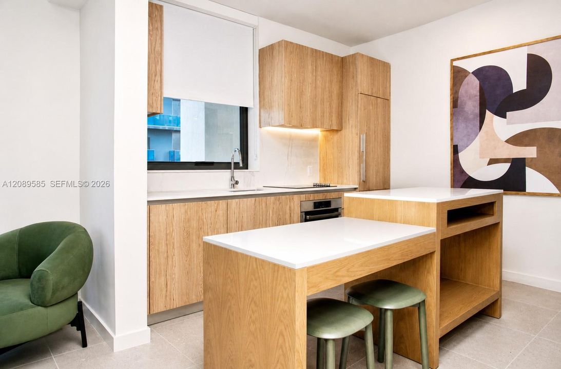 En Venta: $729,999 (2 camas, 2 baños, 925 Pies cuadrados)