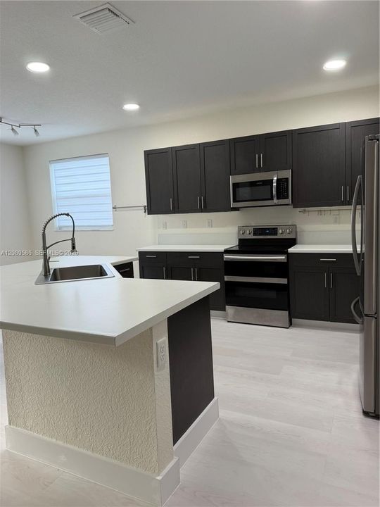 For Rent: $4,500 (5 beds, 3 baths, 3294 Square Feet)