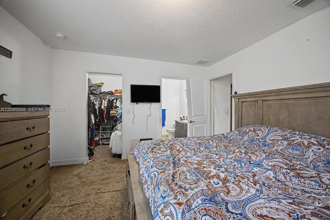 En Venta: $394,000 (3 camas, 2 baños, 1540 Pies cuadrados)