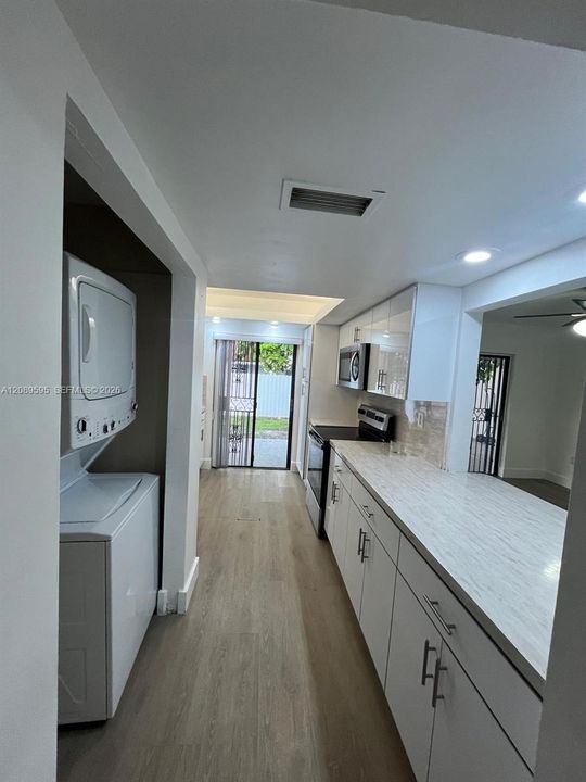 В аренду: $3,950 (3 спален, 2 ванн, 2719 Квадратных фут)