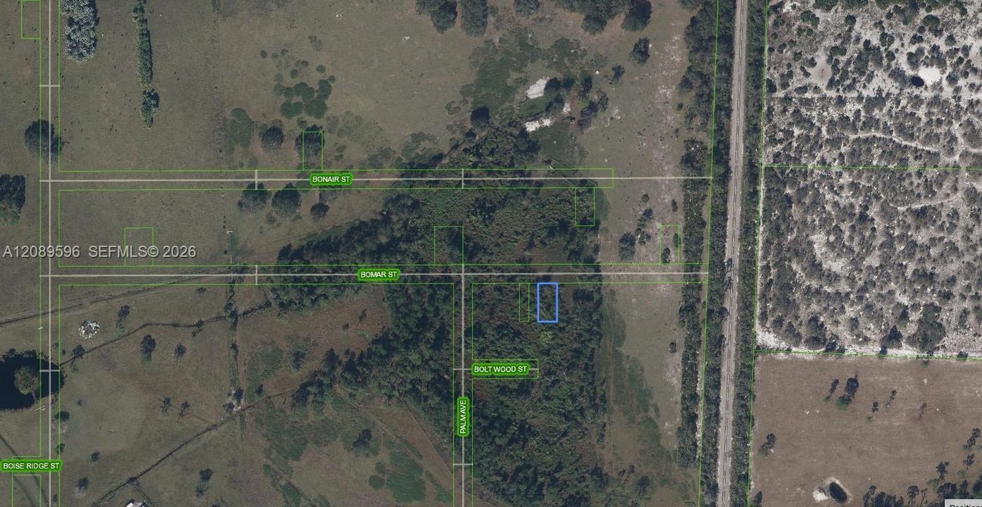 待售: $8,900 (0.12 acres)