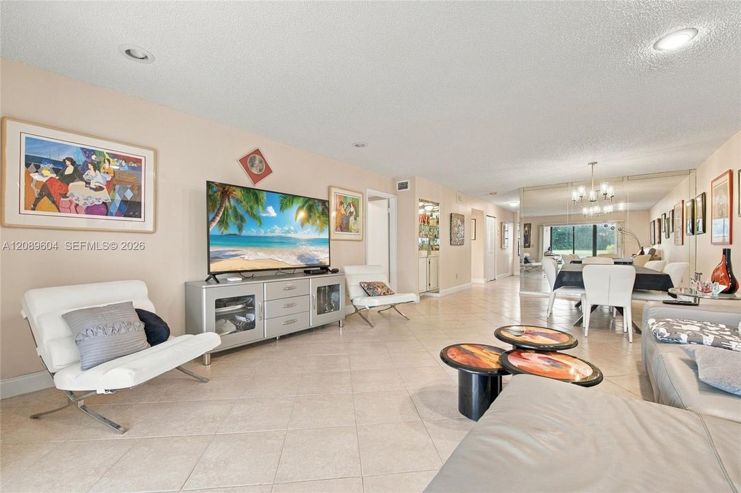En Venta: $259,000 (2 camas, 2 baños, 1266 Pies cuadrados)