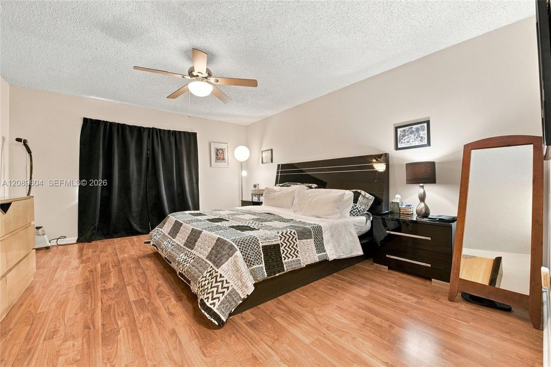 En Venta: $259,000 (2 camas, 2 baños, 1266 Pies cuadrados)