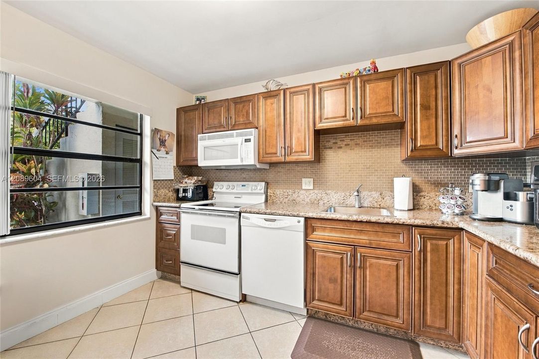 En Venta: $259,000 (2 camas, 2 baños, 1266 Pies cuadrados)