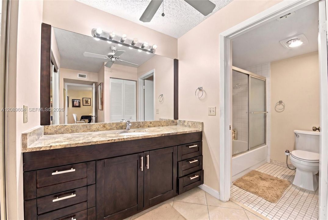 En Venta: $259,000 (2 camas, 2 baños, 1266 Pies cuadrados)