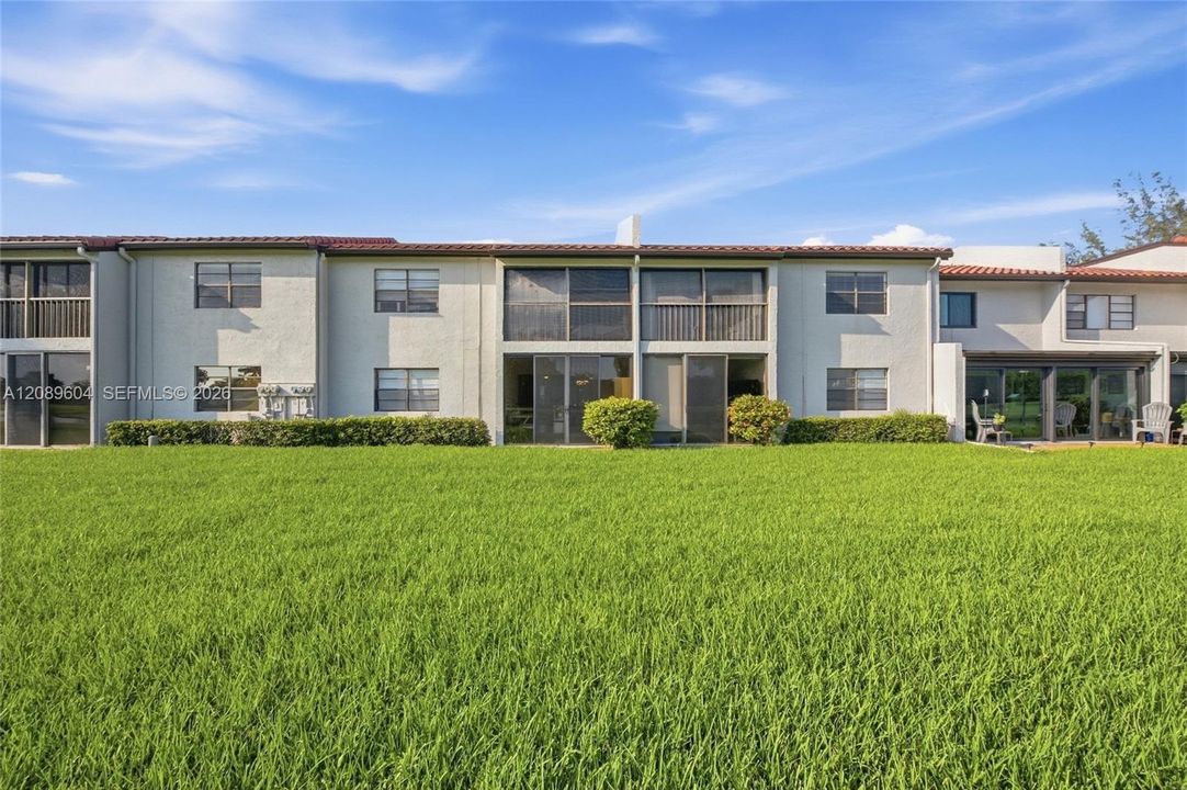 En Venta: $259,000 (2 camas, 2 baños, 1266 Pies cuadrados)