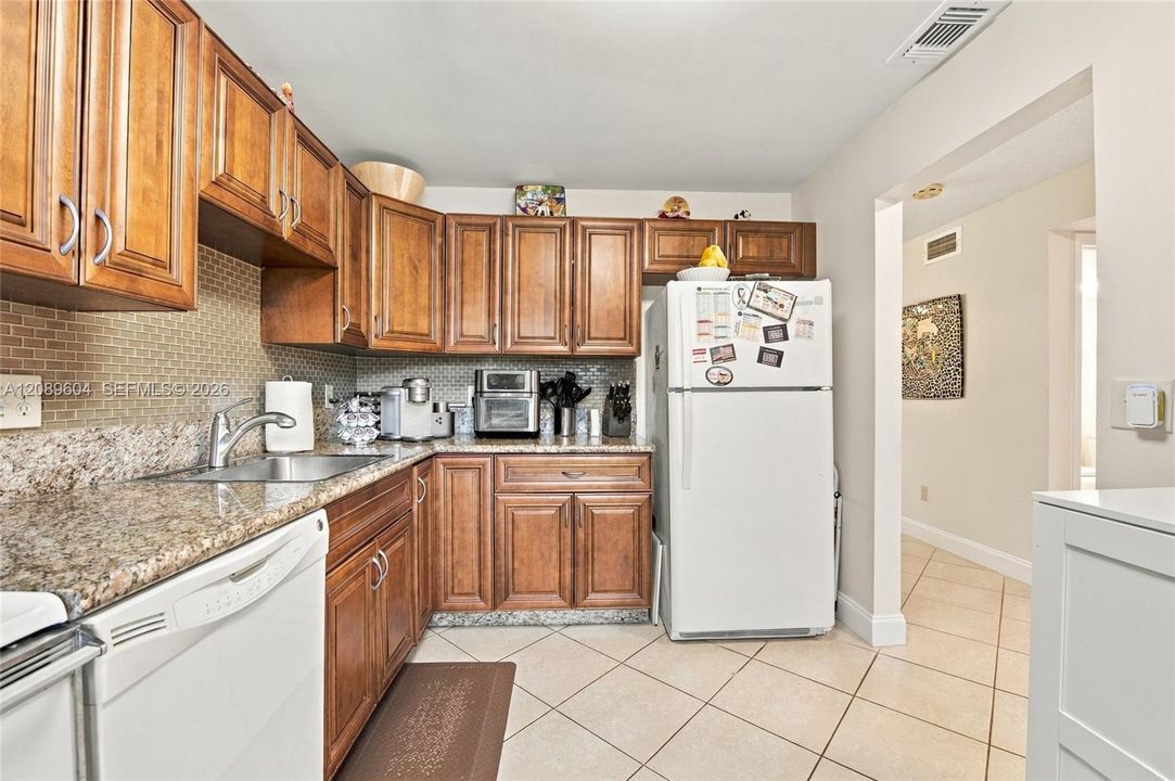 En Venta: $259,000 (2 camas, 2 baños, 1266 Pies cuadrados)