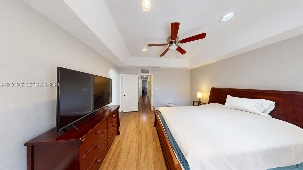 En Venta: $455,000 (3 camas, 2 baños, 1705 Pies cuadrados)