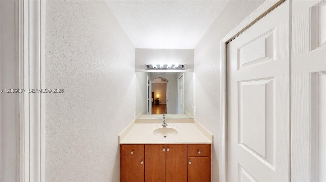 En Venta: $455,000 (3 camas, 2 baños, 1705 Pies cuadrados)