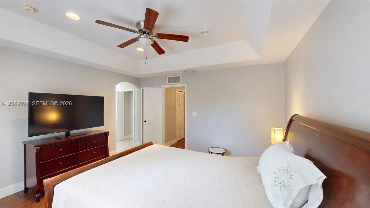 En Venta: $455,000 (3 camas, 2 baños, 1705 Pies cuadrados)