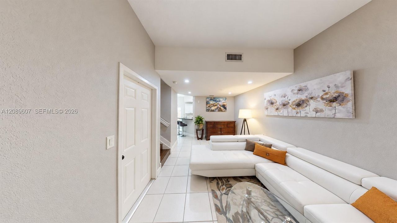 En Venta: $455,000 (3 camas, 2 baños, 1705 Pies cuadrados)