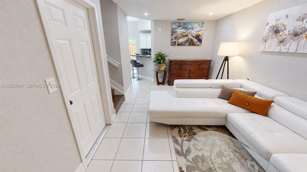 En Venta: $455,000 (3 camas, 2 baños, 1705 Pies cuadrados)