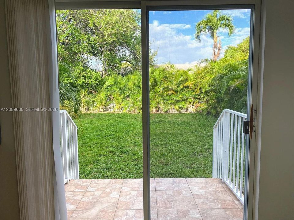 For Rent: $3,000 (6 beds, 4 baths, 2280 Square Feet)