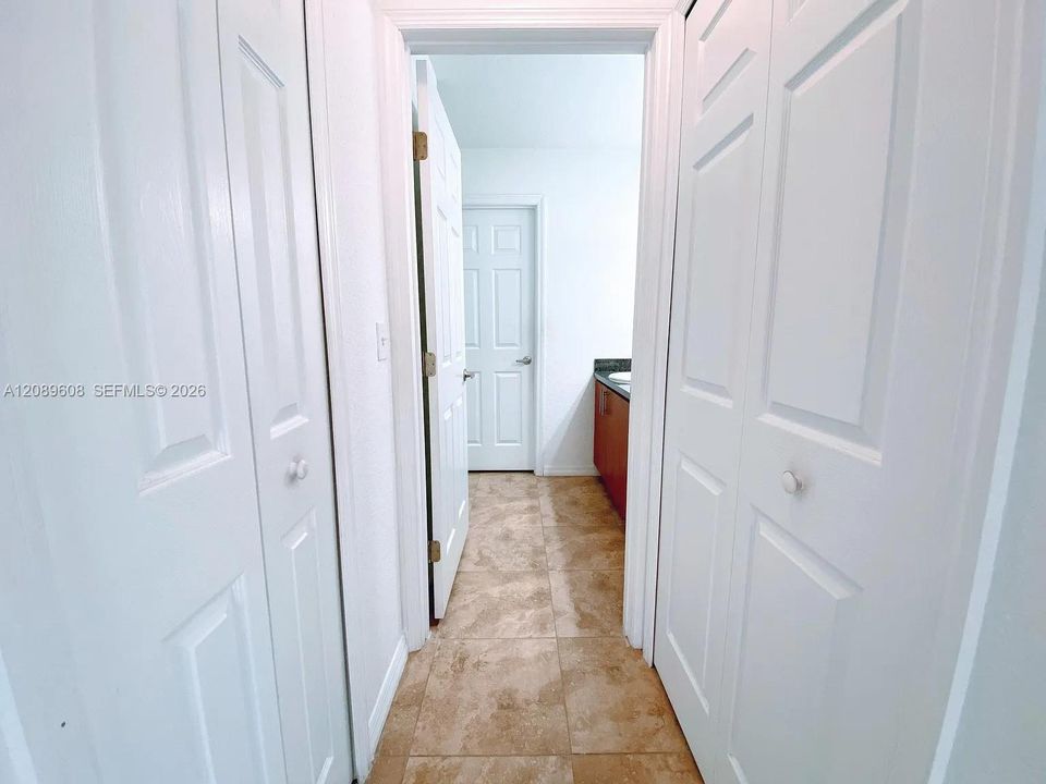 For Rent: $3,000 (6 beds, 4 baths, 2280 Square Feet)