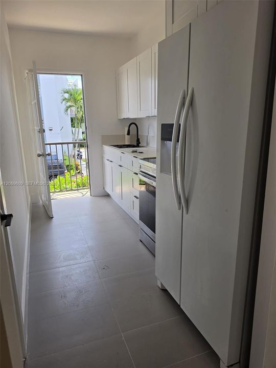 For Rent: $2,100 (1 beds, 1 baths, 649 Square Feet)