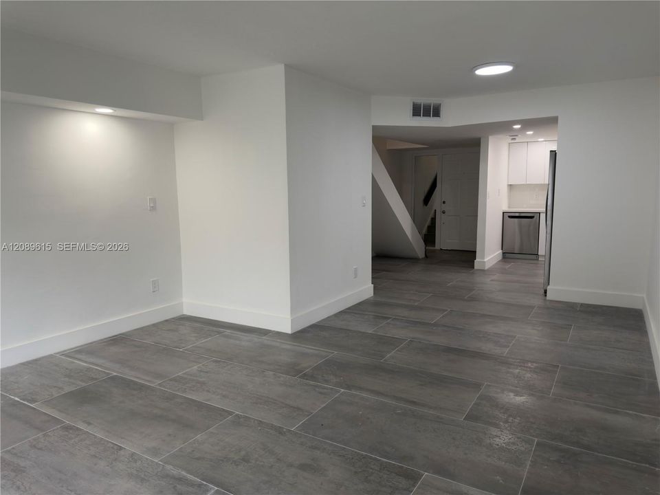 В аренду: $2,200 (1 спален, 1 ванн, 922 Квадратных фут)