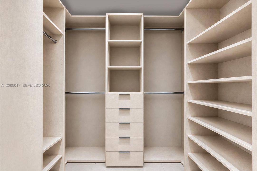 На продажу: $915,000 (3 спален, 2 ванн, 1669 Квадратных фут)