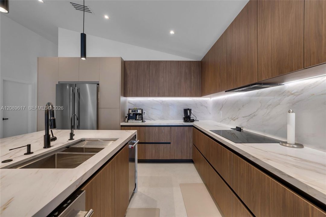 На продажу: $915,000 (3 спален, 2 ванн, 1669 Квадратных фут)