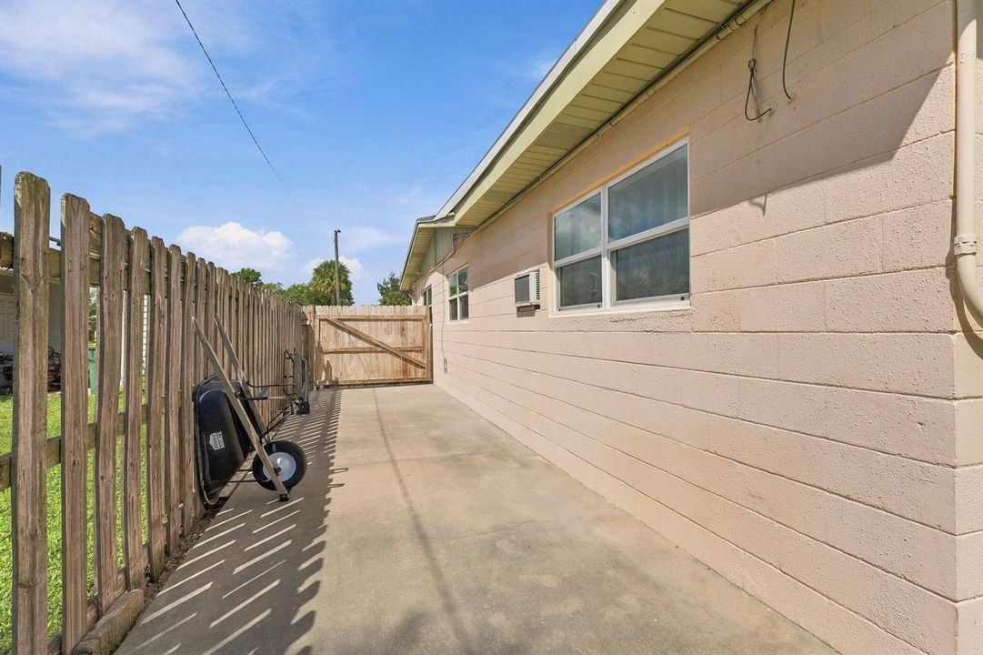 24-web-or-mls-1511_Hedrick_Drive_Melbour