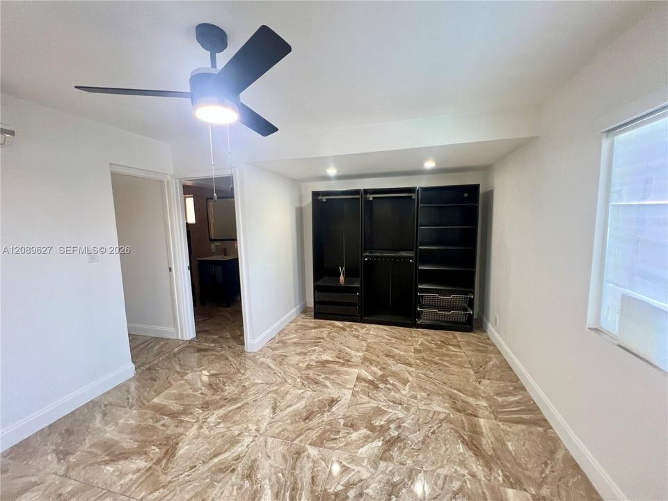 В аренду: $4,375 (4 спален, 2 ванн, 1602 Квадратных фут)