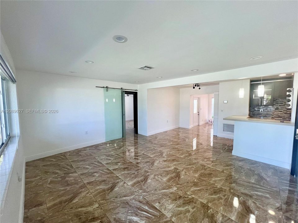 В аренду: $4,375 (4 спален, 2 ванн, 1602 Квадратных фут)