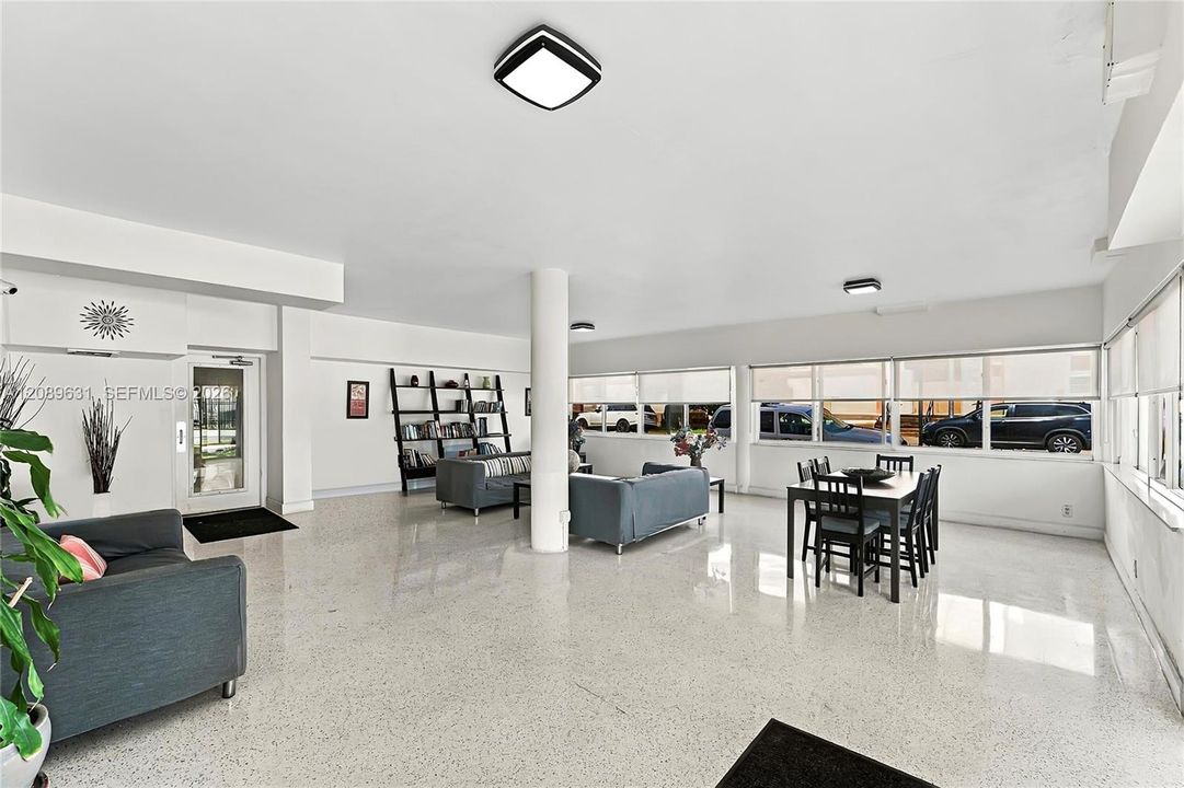 En Venta: $295,000 (1 camas, 1 baños, 685 Pies cuadrados)