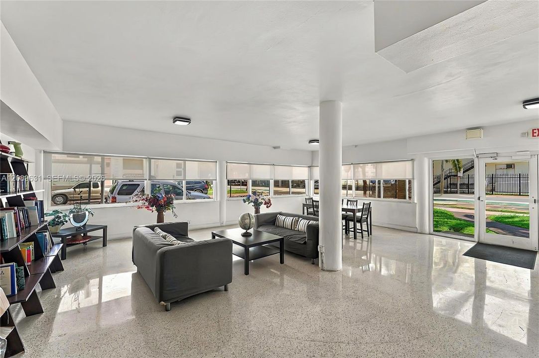 En Venta: $295,000 (1 camas, 1 baños, 685 Pies cuadrados)