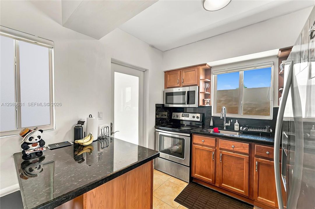 En Venta: $295,000 (1 camas, 1 baños, 685 Pies cuadrados)