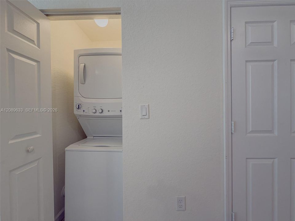 En Venta: $479,900 (3 camas, 2 baños, 1412 Pies cuadrados)