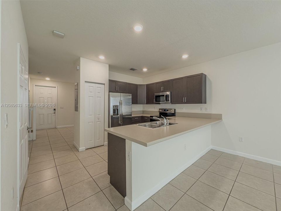 En Venta: $479,900 (3 camas, 2 baños, 1412 Pies cuadrados)