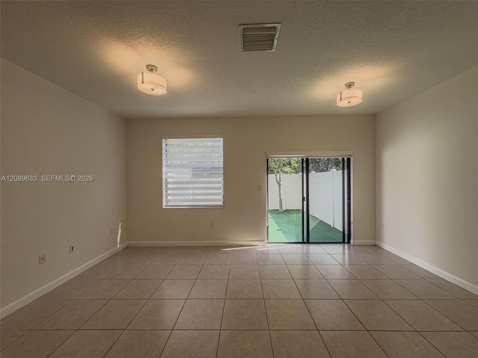 En Venta: $479,900 (3 camas, 2 baños, 1412 Pies cuadrados)