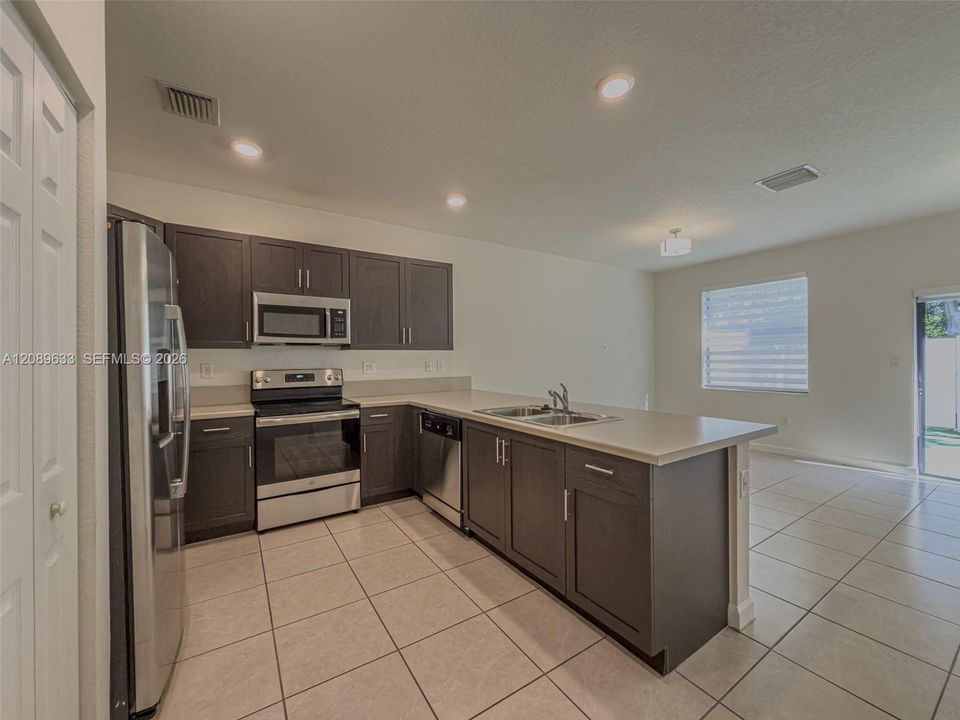 En Venta: $479,900 (3 camas, 2 baños, 1412 Pies cuadrados)