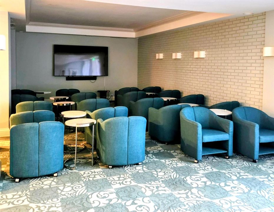10 Lobby
