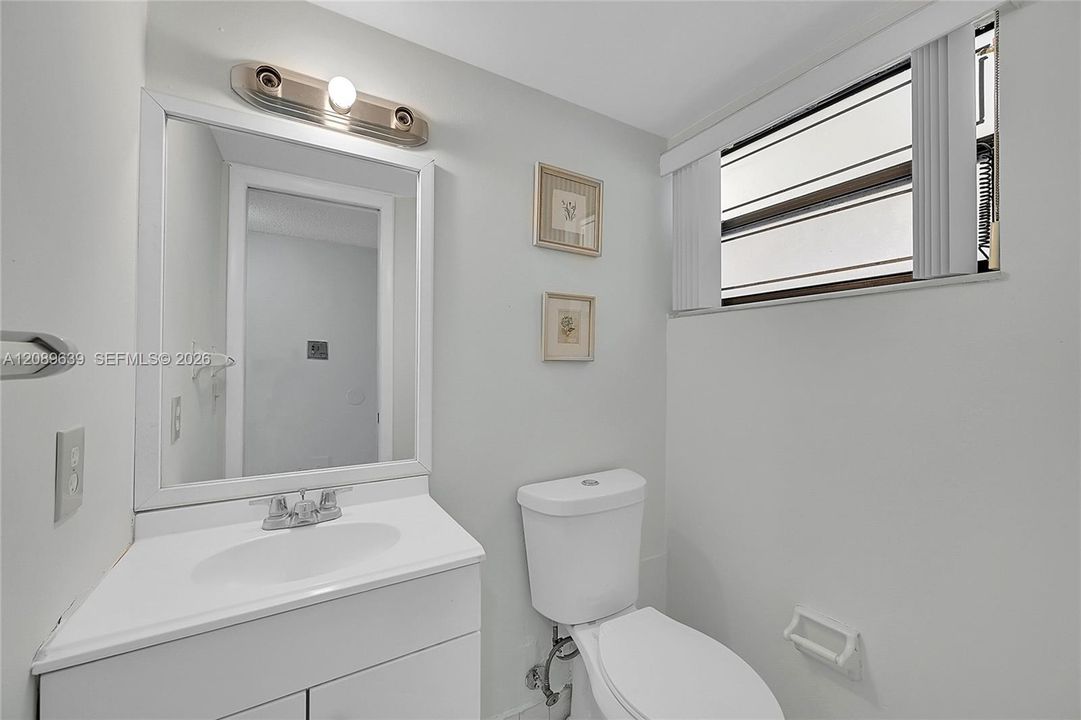 1/2 Bathroom