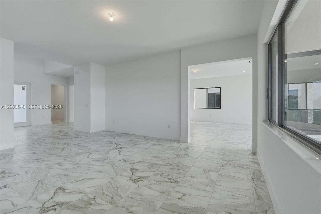 For Rent: $10,000 (5 beds, 5 baths, 5377 Square Feet)